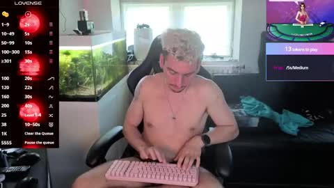 Rayzel White online show from June 2026 06:13:01 PM