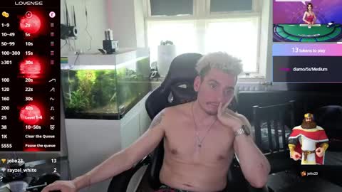 Rayzel White online show from June 2026 01:33:01 PM