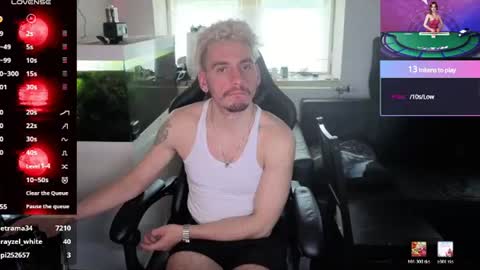 Rayzel White online show from June 2026 07:43:01 AM