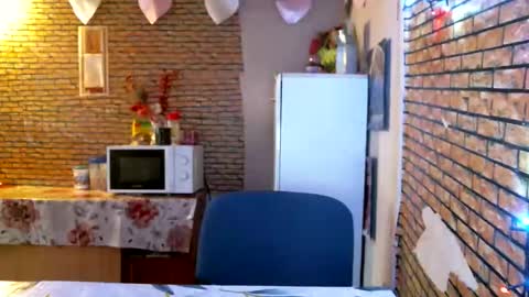 real_coupl3 online show from April 2026 11:27:01 AM