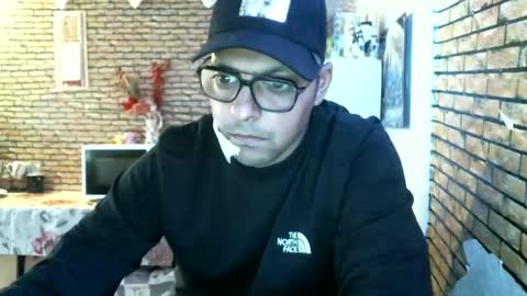 Snapshot of real_coupl3 chatting on April 2026 08:29:02 AM real_coupl3 online show from April 2026 08:29:02 AM
