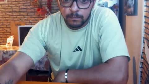 Snapshot of real_coupl3 chatting on May 2026 01:45:02 AM real_coupl3 online show from May 2026 01:45:02 AM