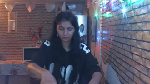 Snapshot of real_coupl3 chatting on May 2026 06:59:01 PM real_coupl3 online show from May 2026 06:59:01 PM