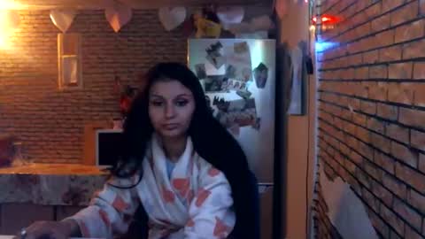 Snapshot of real_coupl3 chatting on May 2026 09:20:02 PM real_coupl3 online show from May 2026 09:20:02 PM