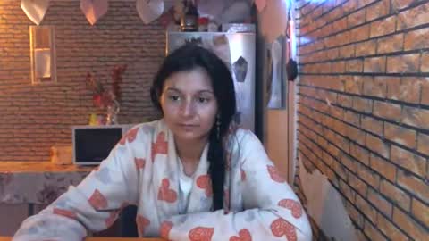 Snapshot of real_coupl3 chatting on May 2026 06:10:01 AM real_coupl3 online show from May 2026 06:10:01 AM