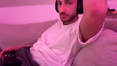 realdeal2000 online show from April 2026 09:56:02 PM