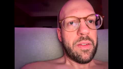 HugeSecret online show from May 2026 02:39:01 AM