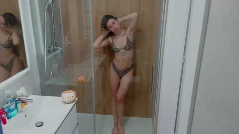 Leo  Luna online show from March 2026 01:44:01 PM