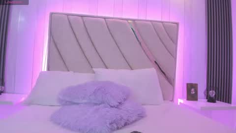Snapshot of rebeca_brown_ chatting on June 2026 11:20:02 AM Rebeca online show from June 2026 11:20:02 AM