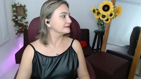 Snapshot of rebeca_milf chatting on July 2026 01:29:02 PM REBECA online show from July 2026 01:29:02 PM