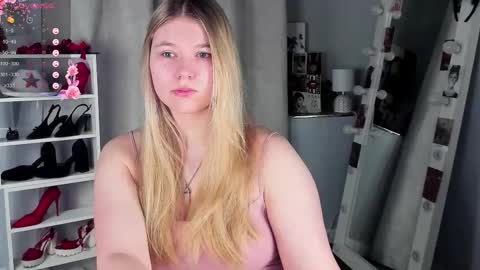 rebecca_____ online show from February 2026 01:54:01 AM