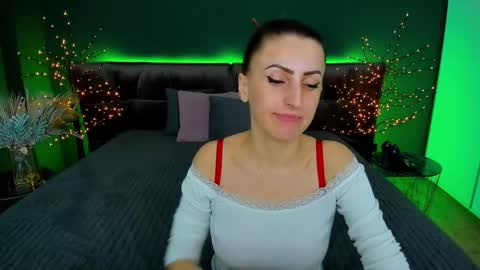 rebecca_diamonds online show from January 2025 12:33:01 PM