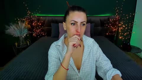 rebecca_diamonds online show from February 2025 06:42:01 AM