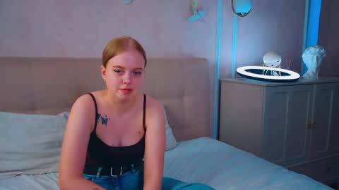 Snapshot of rebeccacruze chatting on June 2026 07:42:01 AM rebeccacruze online show from June 2026 07:42:01 AM