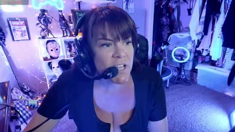 Snapshot of rebeccalovexxx chatting on May 2026 08:03:02 PM Rebecca Love online show from May 2026 08:03:02 PM