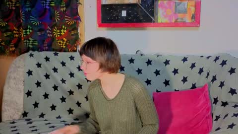 Lara online show from October 2025 07:36:02 PM