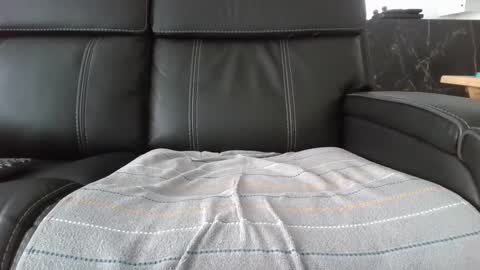 Snapshot of recklessdeejay chatting on December 2024 04:01:02 PM Jo online show from December 2024 04:01:02 PM