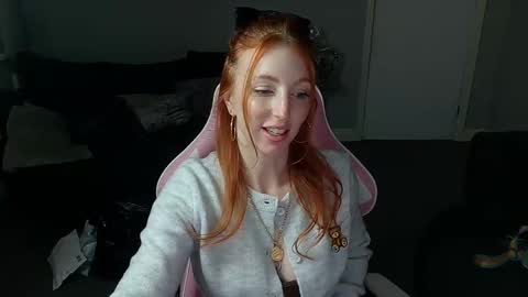 Snapshot of red_firesquirt chatting on January 2025 04:01:02 PM Red - online show from January 2025 04:01:02 PM