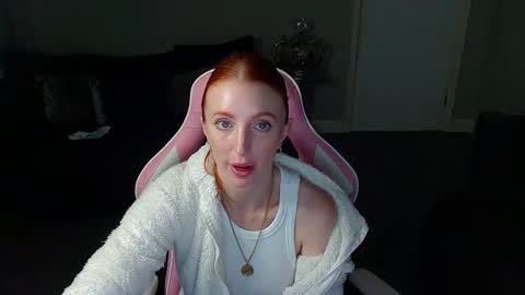 Snapshot of red_firesquirt chatting on February 2025 02:54:01 PM Red - online show from February 2025 02:54:01 PM