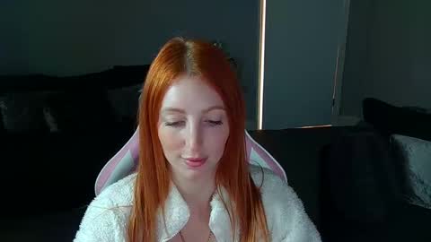 Snapshot of red_firesquirt chatting on February 2025 02:38:02 PM Red - online show from February 2025 02:38:02 PM