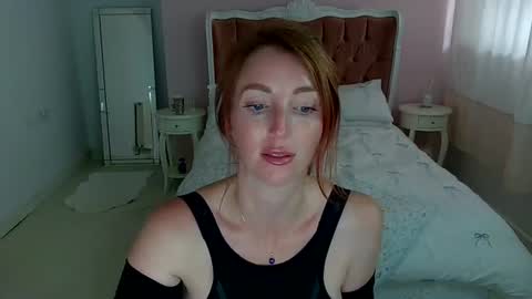 Snapshot of red_firesquirt chatting on July 2026 01:39:02 PM Red - online show from July 2026 01:39:02 PM