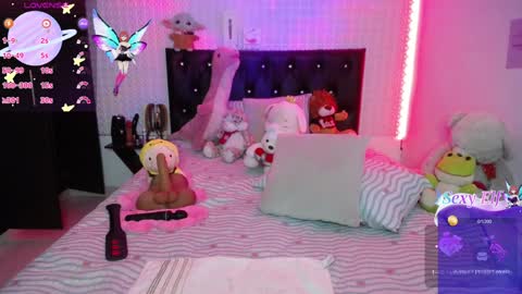 Snapshot of red_girlofficial chatting on February 2025 04:25:02 AM Taliana online show from February 2025 04:25:02 AM