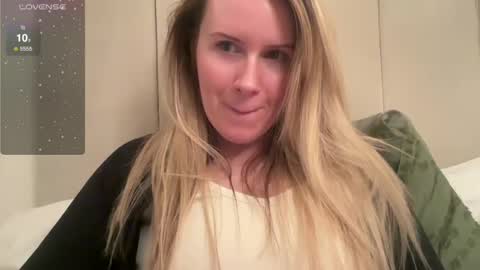 Snapshot of red_head_rosie_69 chatting on March 2025 06:56:01 PM Rosie online show from March 2025 06:56:01 PM