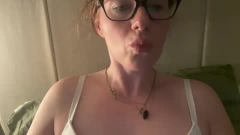 Snapshot of red_head_rosie_69 chatting on September 2025 04:25:01 AM Rosie online show from September 2025 04:25:01 AM