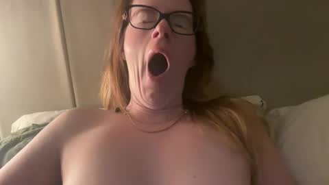 Snapshot of red_head_rosie_69 chatting on September 2025 04:25:02 AM Rosie online show from September 2025 04:25:02 AM