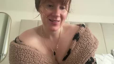 Snapshot of red_head_rosie_69 chatting on October 2025 09:20:01 AM Rosie online show from October 2025 09:20:01 AM