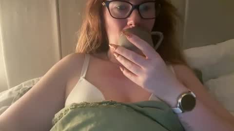 Snapshot of red_head_rosie_69 chatting on October 2025 04:46:01 AM Rosie online show from October 2025 04:46:01 AM