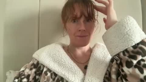 Snapshot of red_head_rosie_69 chatting on October 2025 09:33:01 AM Rosie online show from October 2025 09:33:01 AM