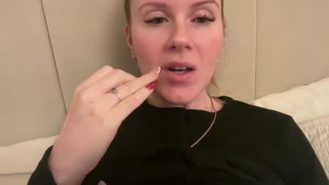 Snapshot of red_head_rosie_69 chatting on November 2025 08:33:02 PM Rosie online show from November 2025 08:33:02 PM