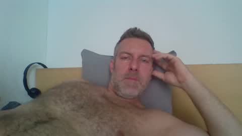 Red online show from September 2025 06:48:02 AM