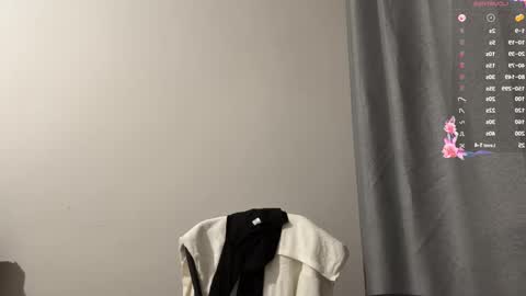 Mia online show from January 2026 07:17:02 PM