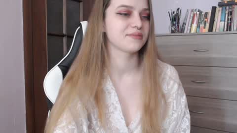 Lily online show from February 2025 05:18:02 AM