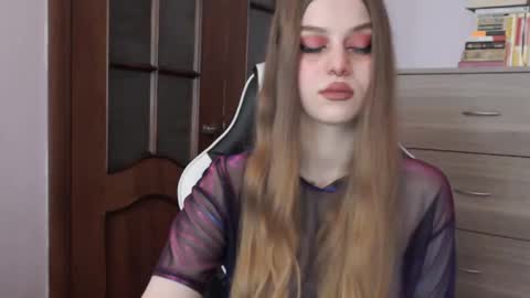 Lily online show from September 2025 02:16:02 AM