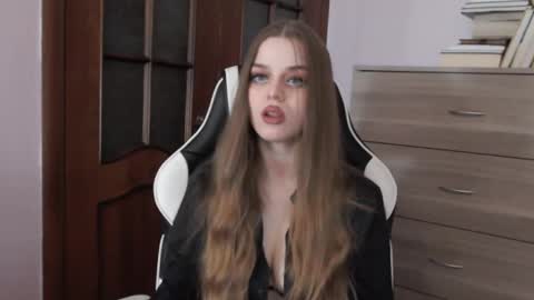 Lily online show from February 2026 02:27:01 AM