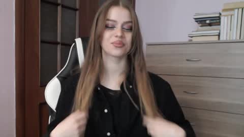 Snapshot of redhead_rabbit chatting on May 2026 02:40:01 AM Lily online show from May 2026 02:40:01 AM