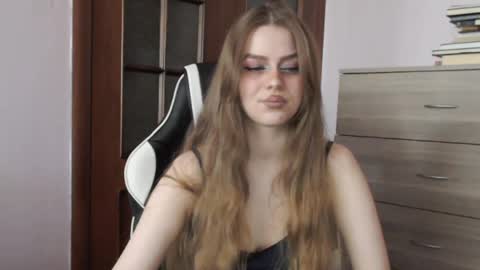 Snapshot of redhead_rabbit chatting on June 2026 03:20:02 AM Lily online show from June 2026 03:20:02 AM