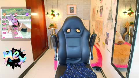 Lili Lopez online show from January 2025 07:49:02 PM