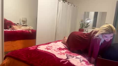 redridinghood96 online show from December 2025 04:59:02 PM