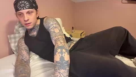 Snapshot of redrumbackwards chatting on September 2025 04:45:01 AM redrum online show from September 2025 04:45:01 AM