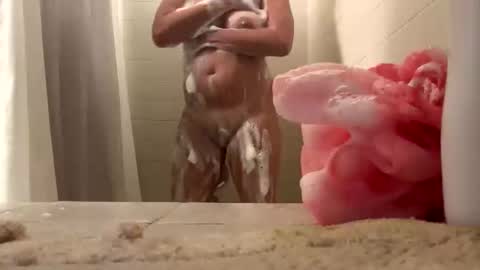 Snapshot of reds_riding_you chatting on October 2025 02:42:01 AM Red online show from October 2025 02:42:01 AM