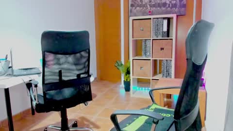 Snapshot of redskyxxx_ chatting on January 2025 11:31:02 AM Sofia online show from January 2025 11:31:02 AM