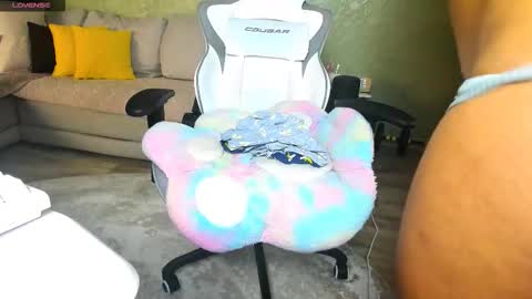 reggieMeow online show from November 2025 02:13:01 AM