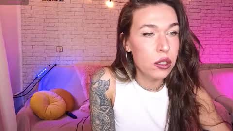 Snapshot of reginahawkinss chatting on October 2025 09:10:01 AM ReginaHawkinss online show from October 2025 09:10:01 AM