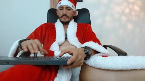   REIKO  online show from December 2024 06:29:01 PM