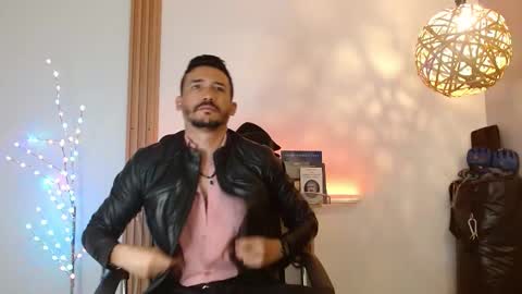   REIKO  online show from January 2026 03:03:01 PM