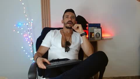   REIKO  online show from January 2026 07:26:02 PM